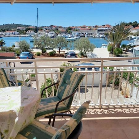 Apartman Rebeka Jezera Luaran gambar