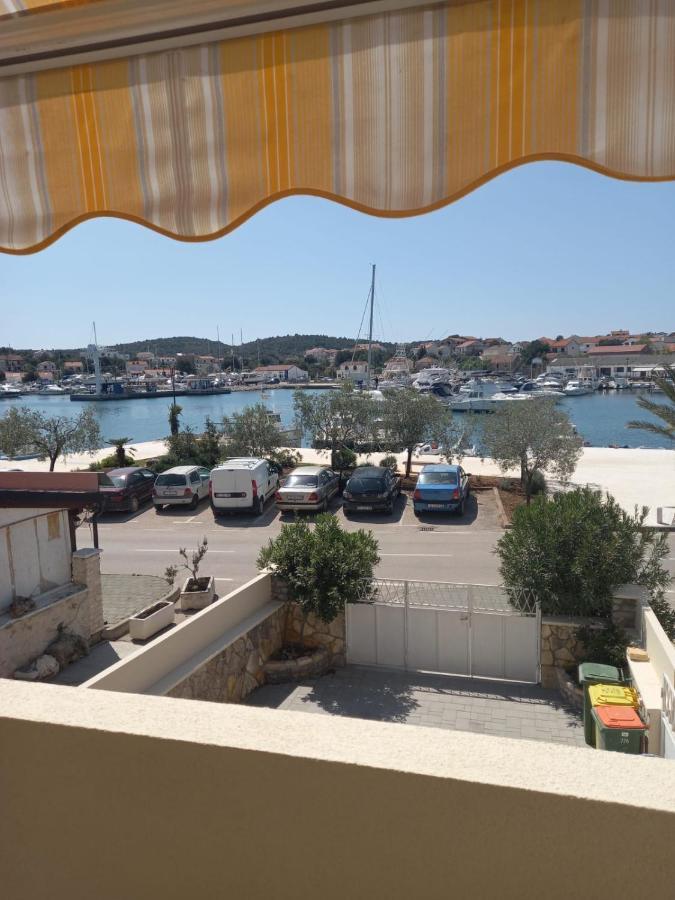 Apartman Rebeka Jezera Luaran gambar