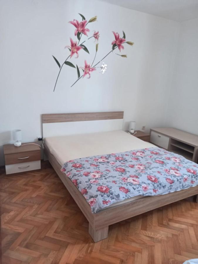 Apartman Rebeka Jezera Luaran gambar