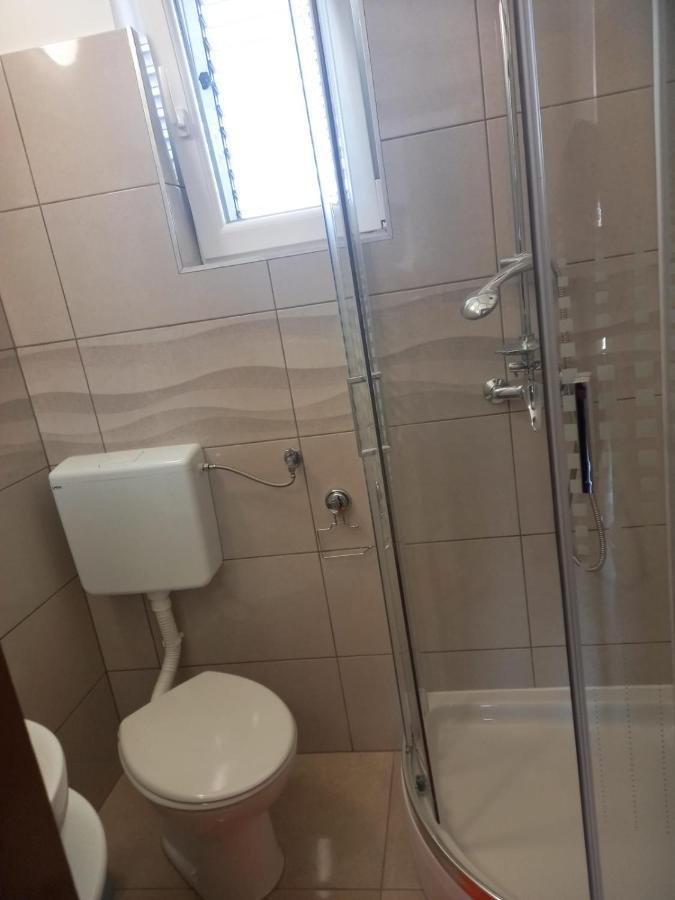 Apartman Rebeka Jezera Luaran gambar